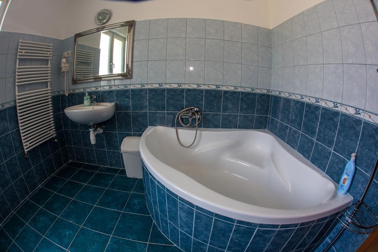Aqua Line Apartmanhaz ハイデゥソボスロー エクステリア 写真