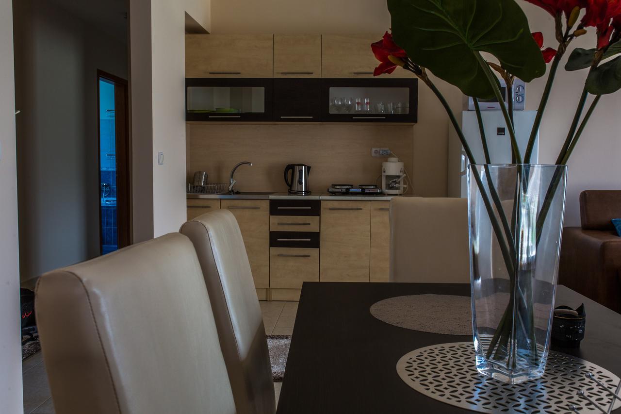 Aqua Line Apartmanhaz ハイデゥソボスロー エクステリア 写真