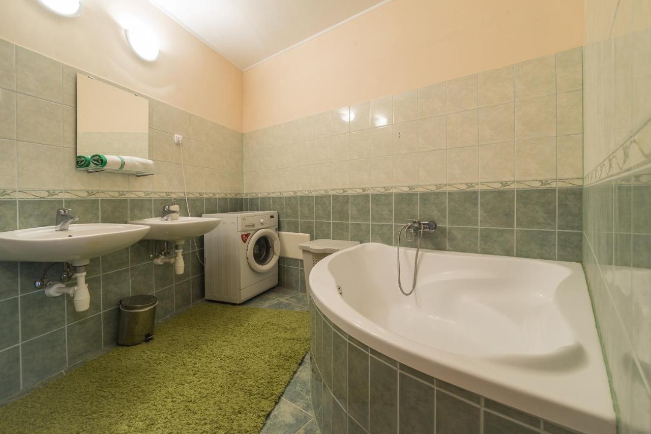 Aqua Line Apartmanhaz ハイデゥソボスロー エクステリア 写真